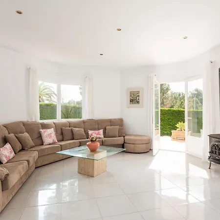 Moll Moll Villa Cala Blanca